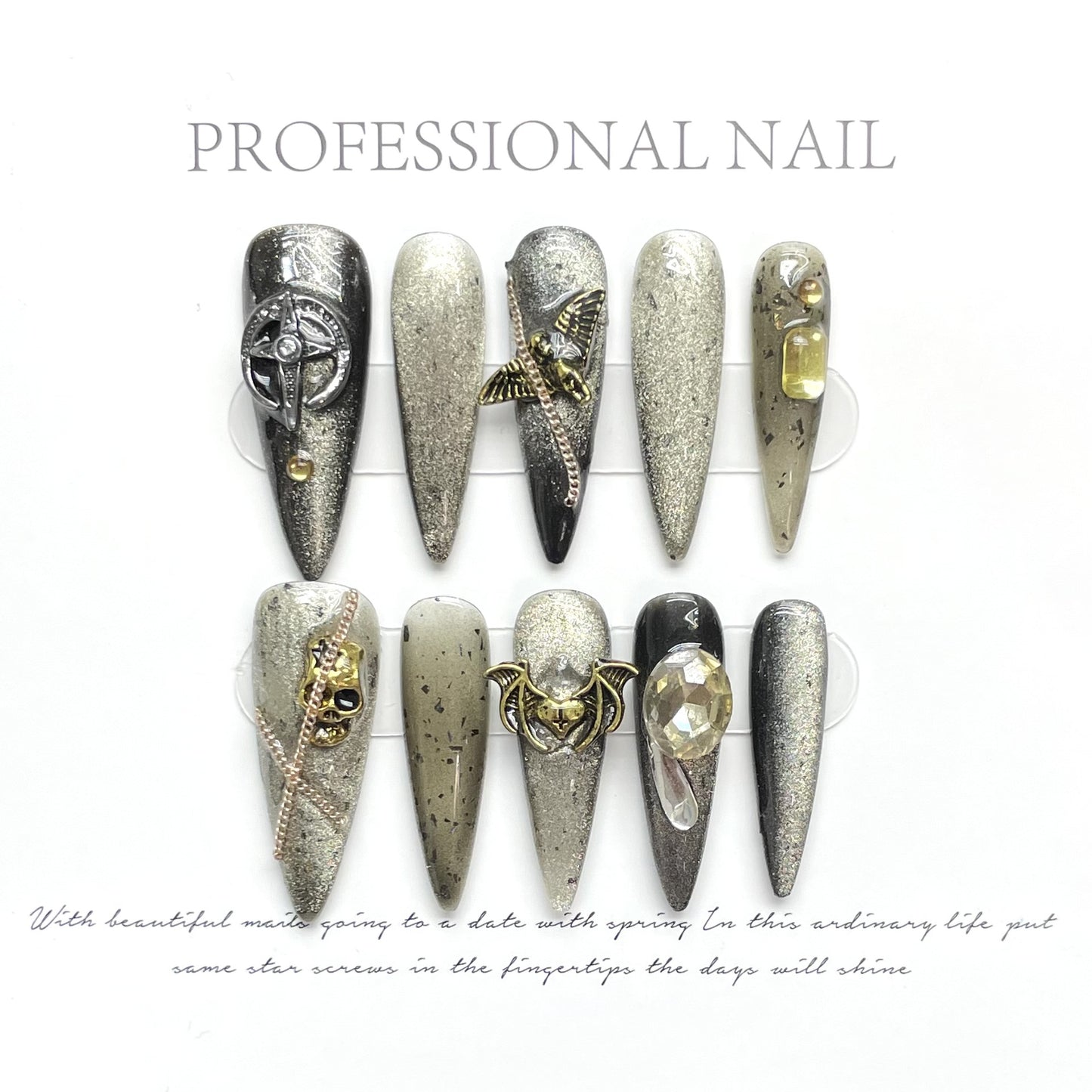 Faux ongles en relief 3D à chaîne noire