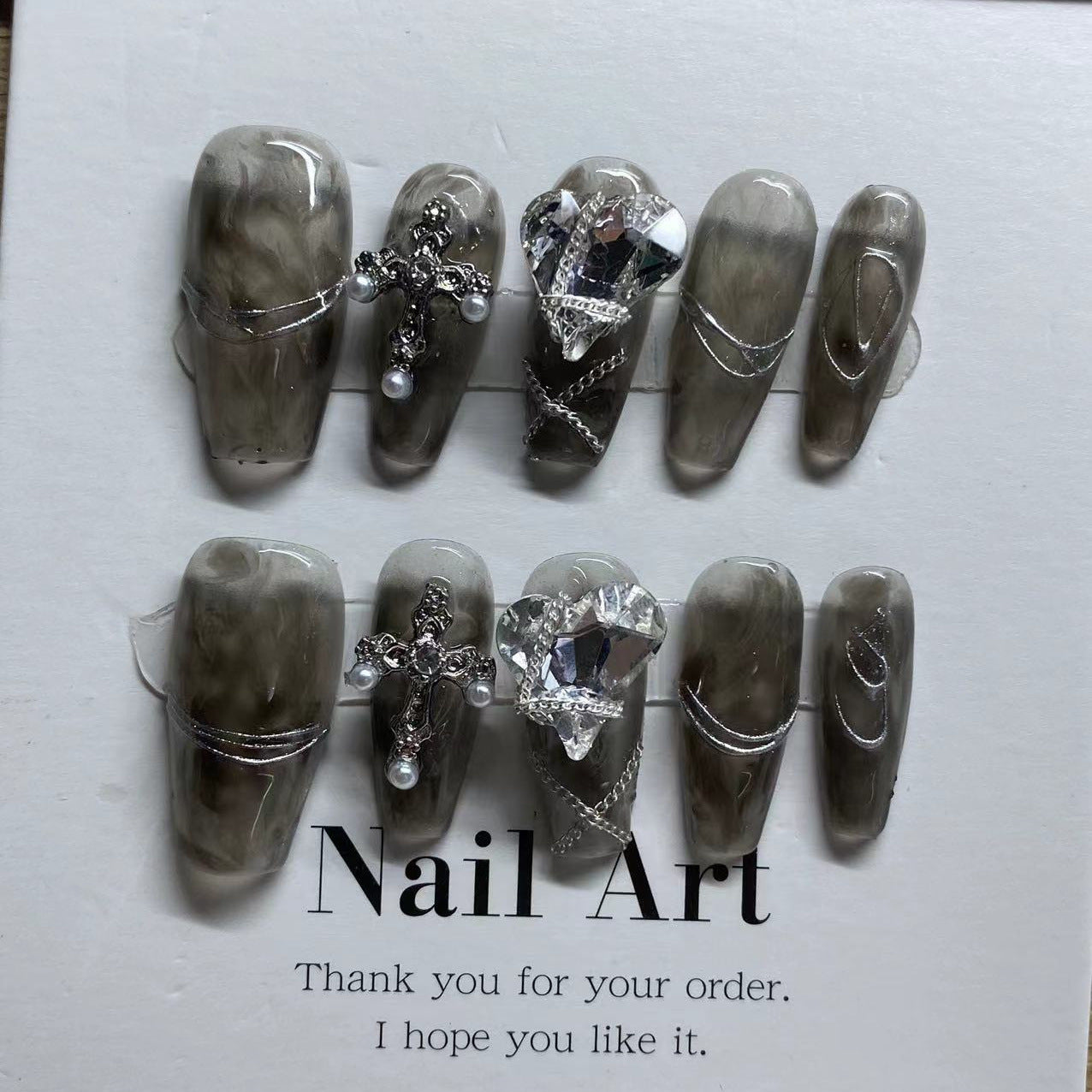 Faux ongles dégradés en forme de cœur au crochet