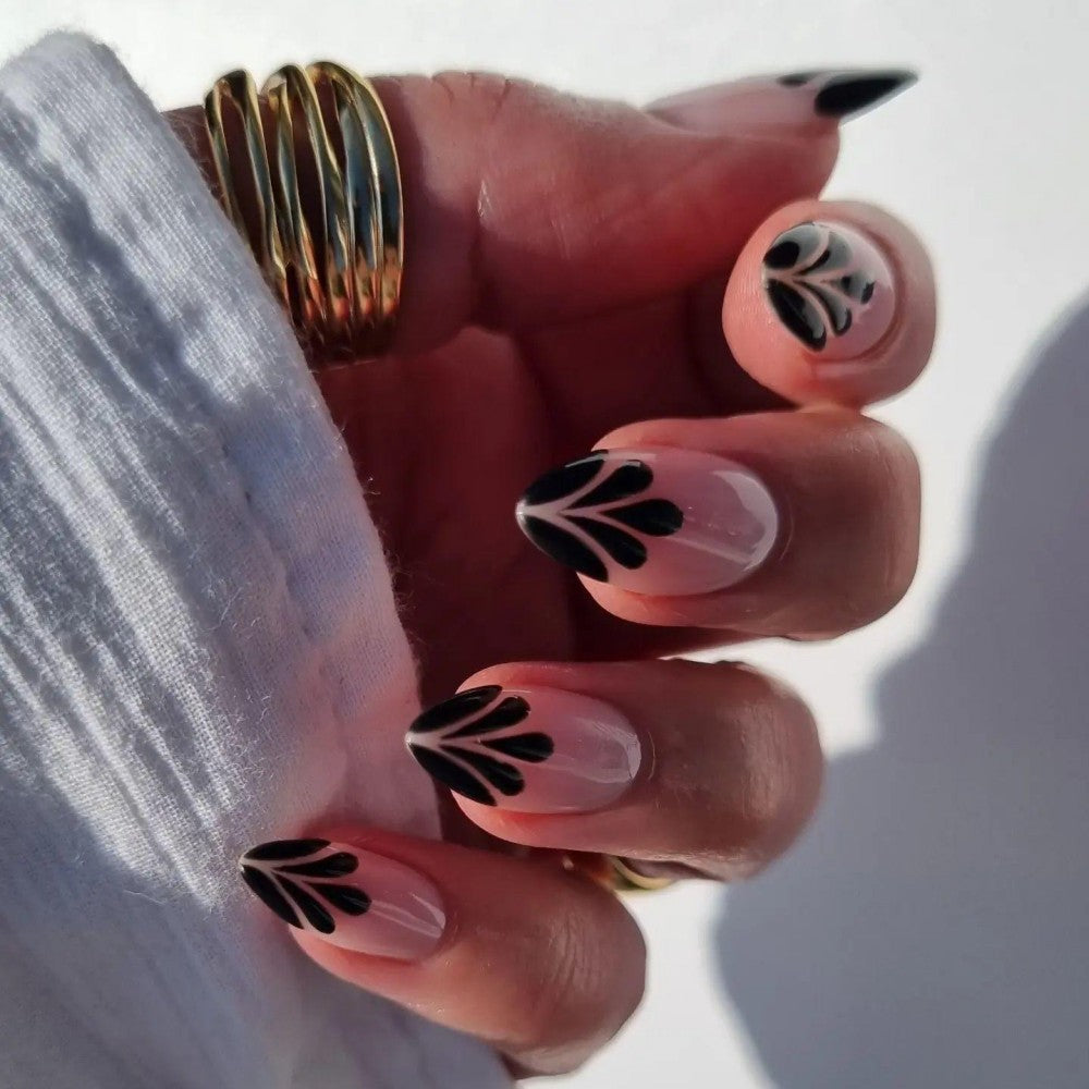 Faux ongles en forme de gouttelettes noires