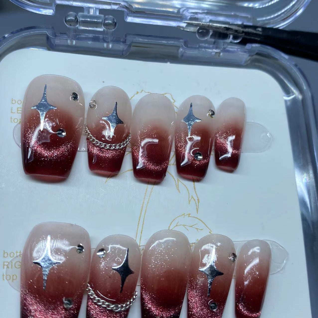 Red Smiling Cat Eyes False Nails