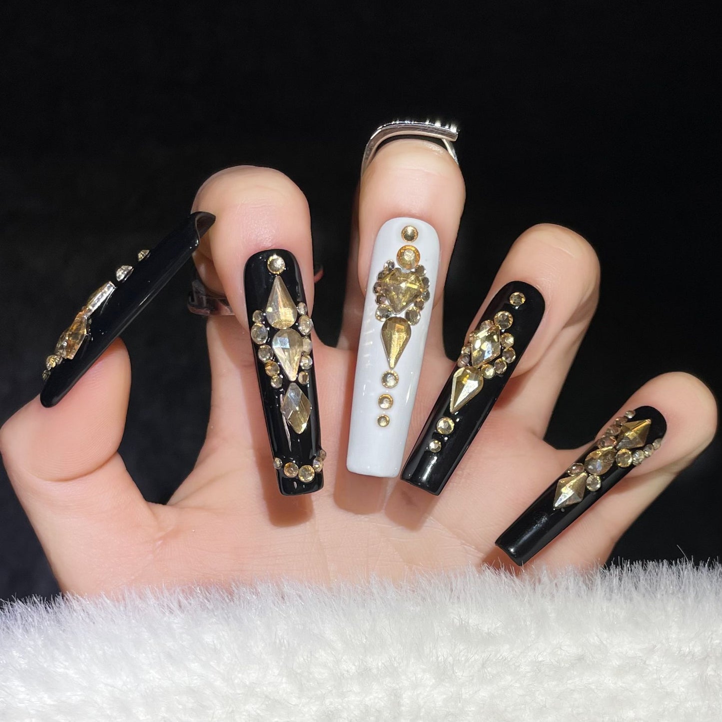 Queen's Scepter False Nails