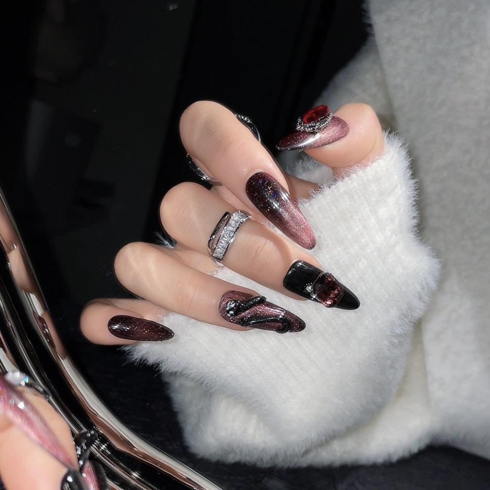 Dark 3D Snake Pattern False Nails