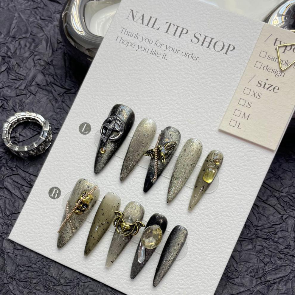 Black Chain 3D Relief False Nails