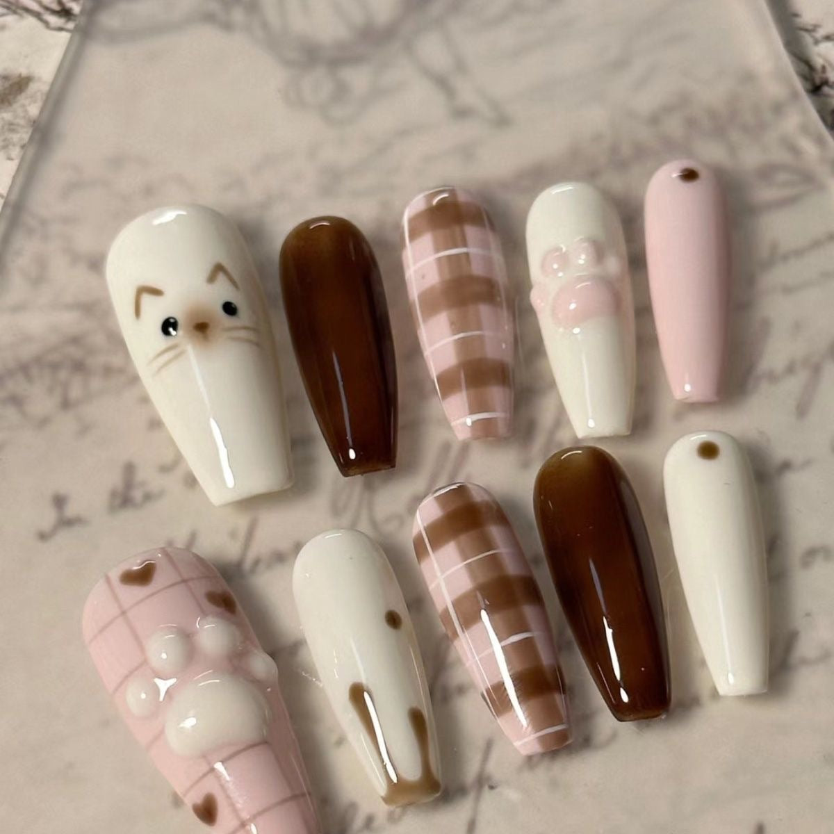 Pink Coffee White Chocolate Strawberry Cat False Nails