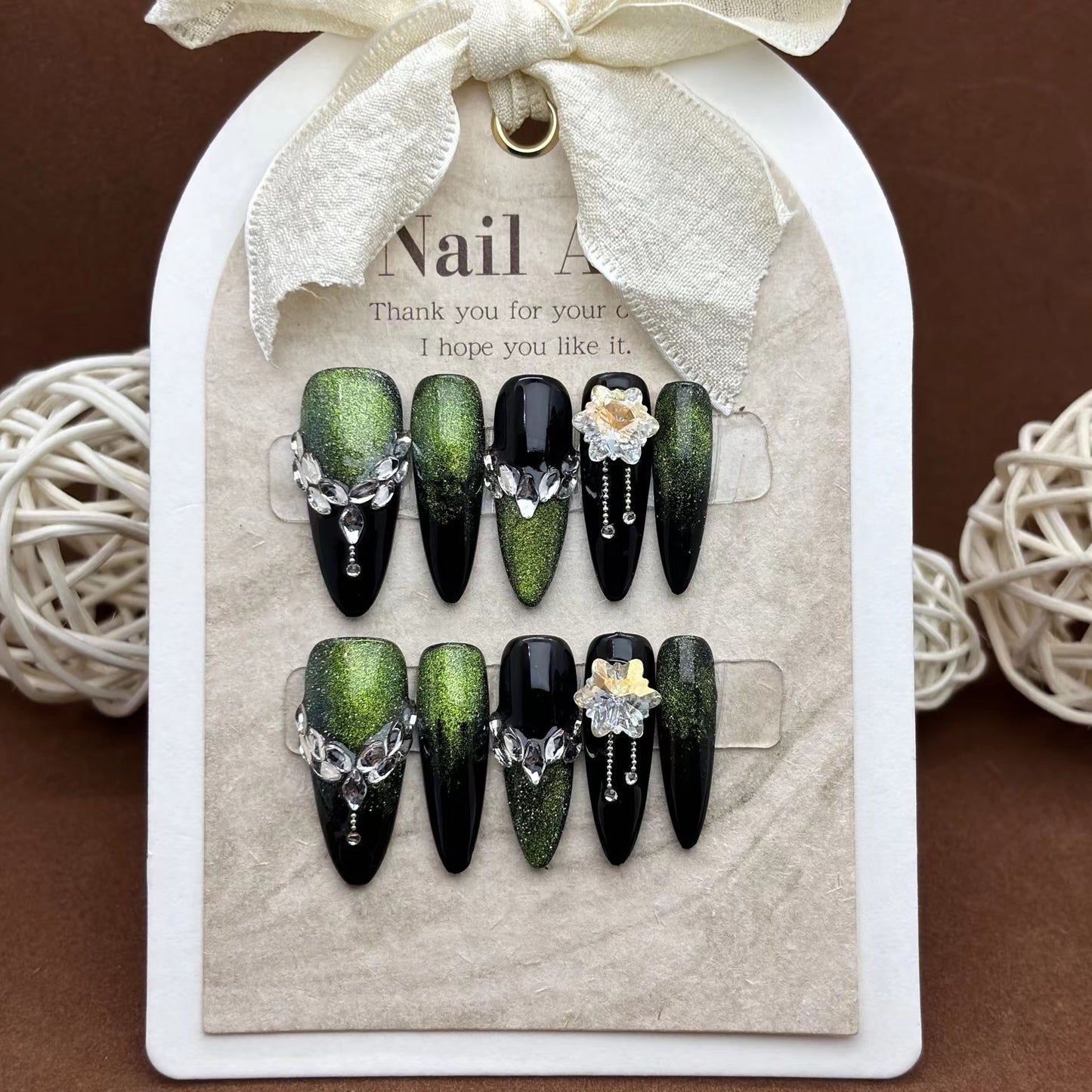 Dark Green Cat's Eye False Nails