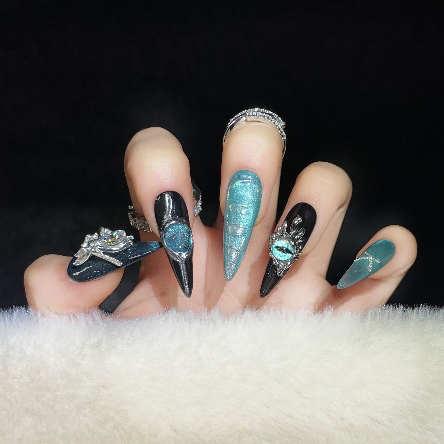 Spider Silver Sea False Nails