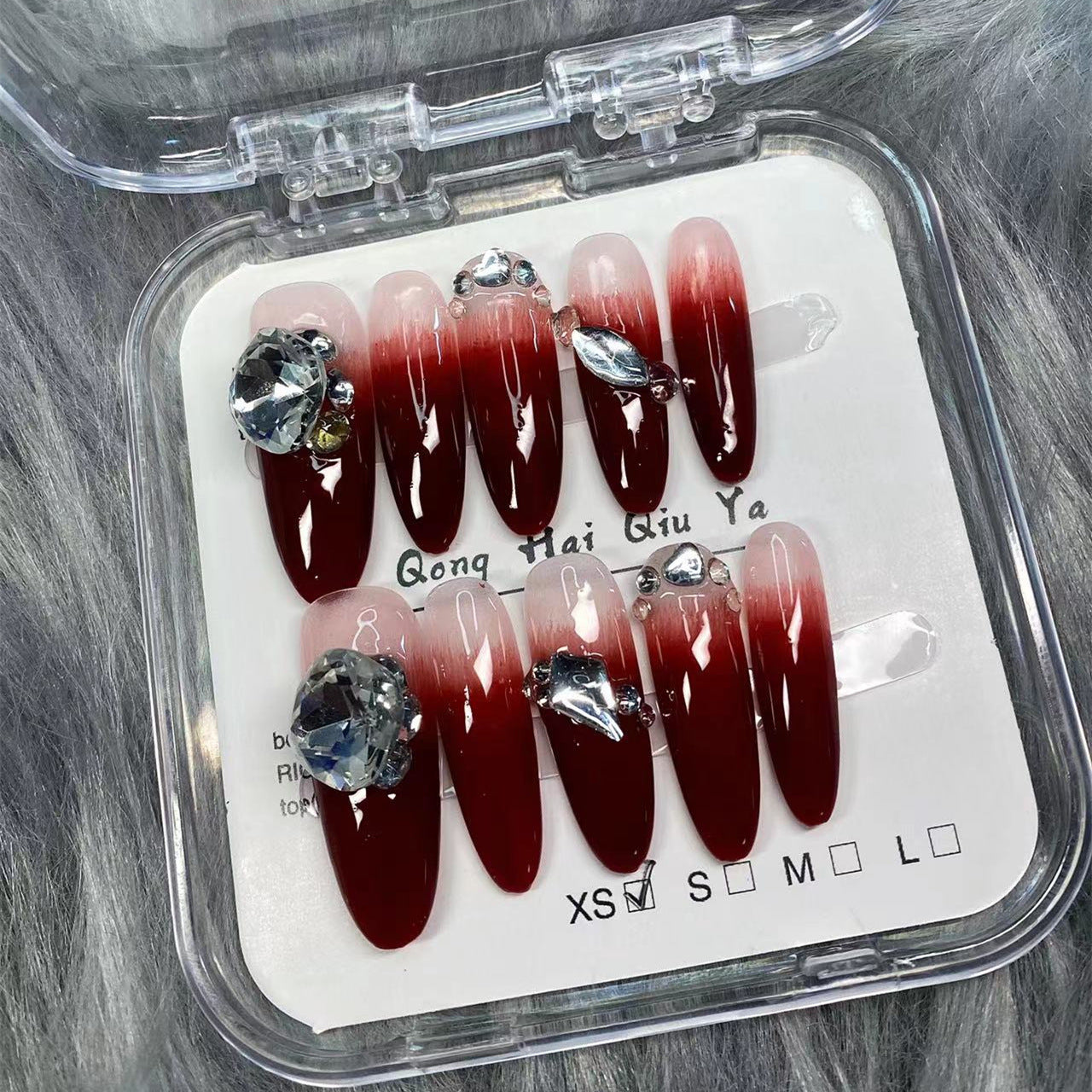 Faux ongles diamant dégradé bordeaux 